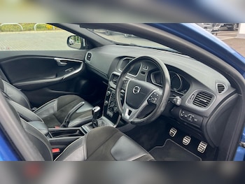 Used Volvo V40 2018 for sale - 79201774: Photo