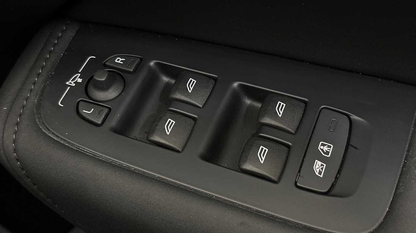 Used Volvo XC60 2025 for sale - 78048193: Photo 25