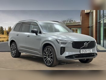 (25) - Ultra, B5 AWD Mild hybrid, Petrol, Dark, 7 Seats 5-Door