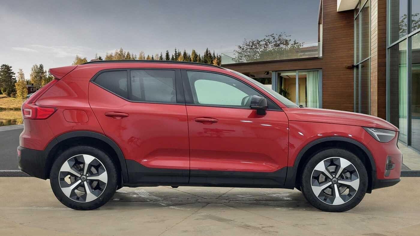Used Volvo XC40 2025 for sale - 76498460: Photo 2