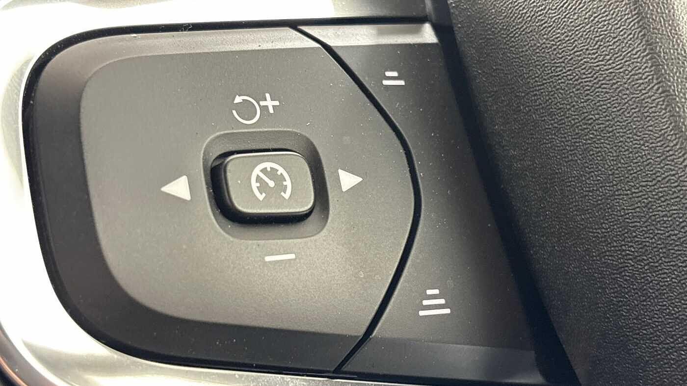 Used Volvo XC40 2025 for sale - 76498460: Photo 30