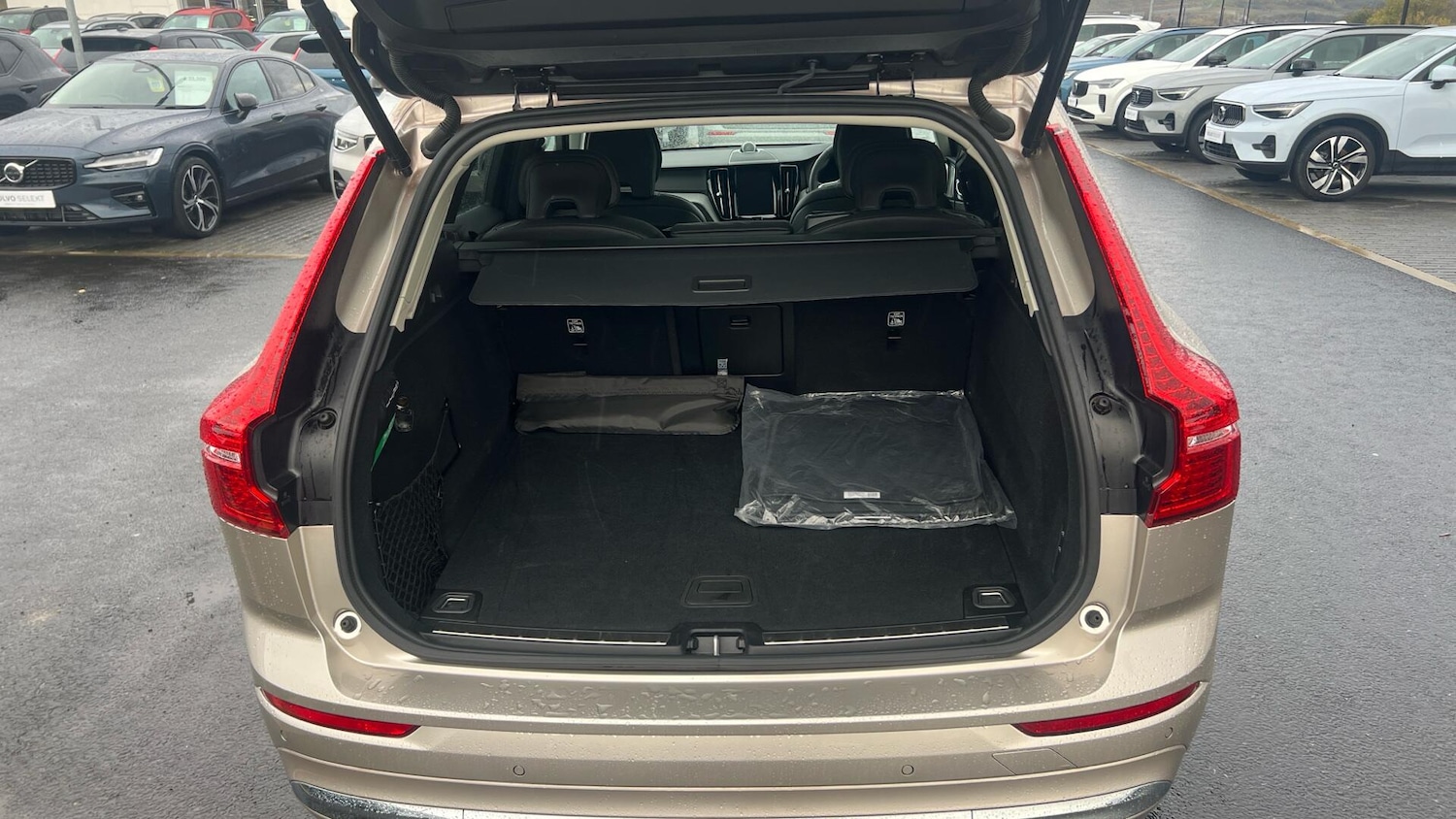 Used Volvo XC60 2025 for sale - 76996993: Photo 13