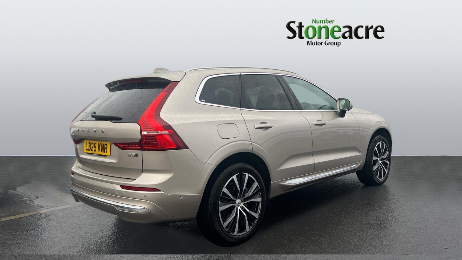 Used Volvo XC60 2025 for sale - 76996993: Photo 2