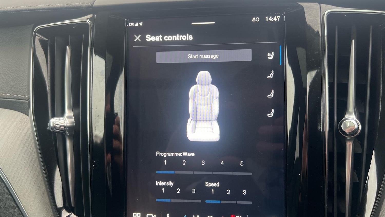 Used Volvo XC60 2025 for sale - 76996993: Photo 30