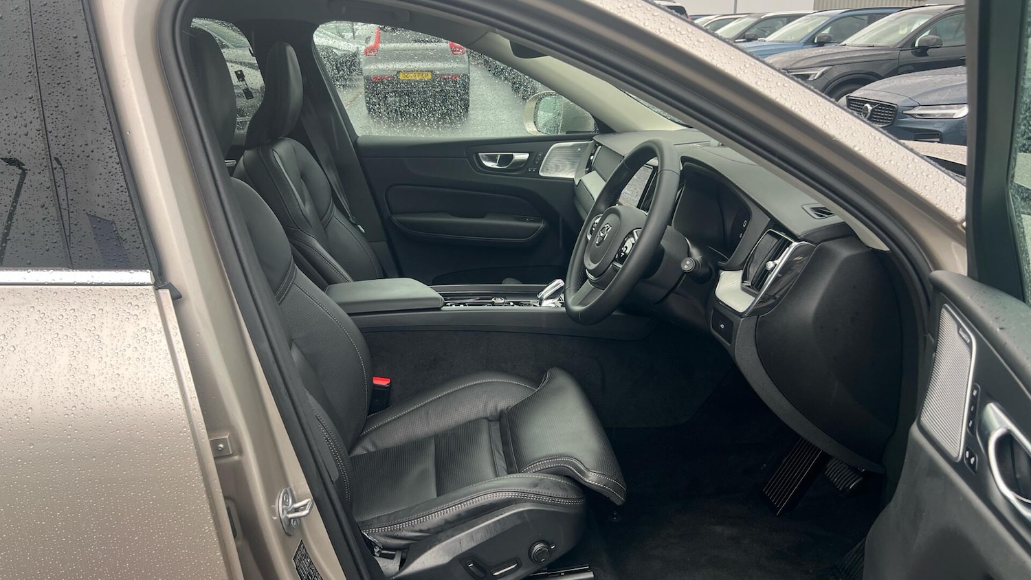 Used Volvo XC60 2025 for sale - 76996993: Photo 53