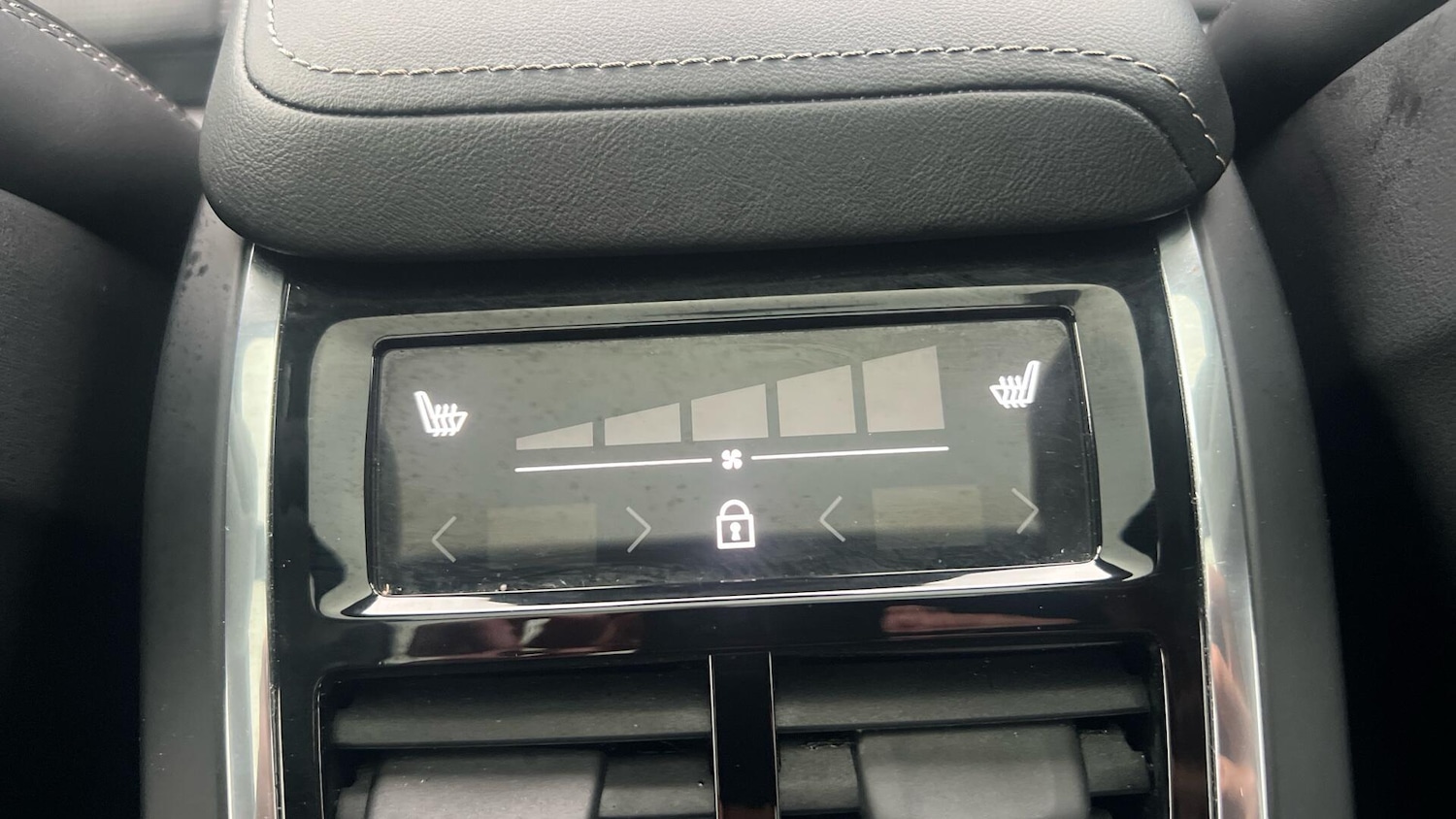 Used Volvo XC60 2025 for sale - 76996993: Photo 65