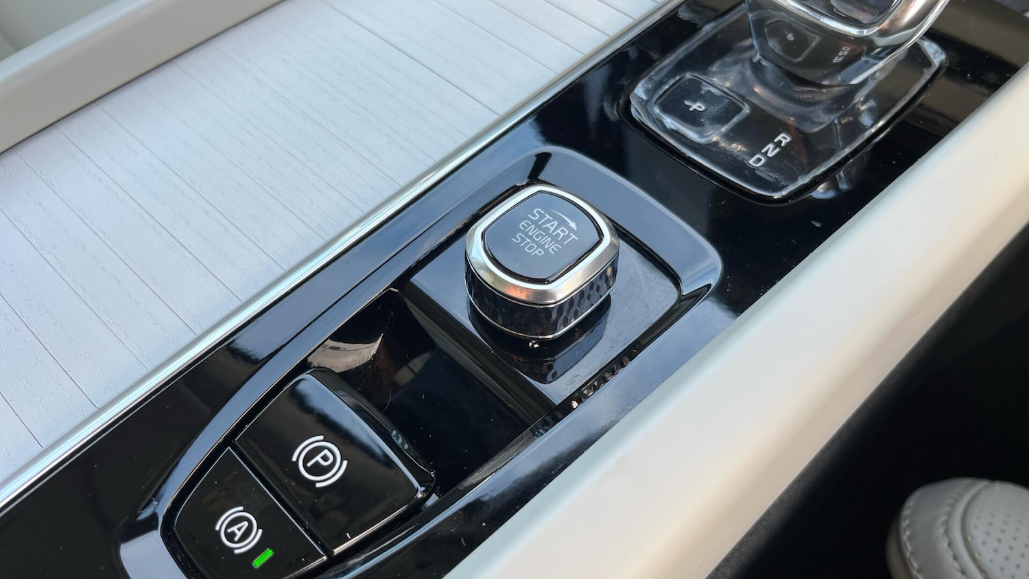 Used Volvo XC60 2025 for sale - 77940018: Photo 25