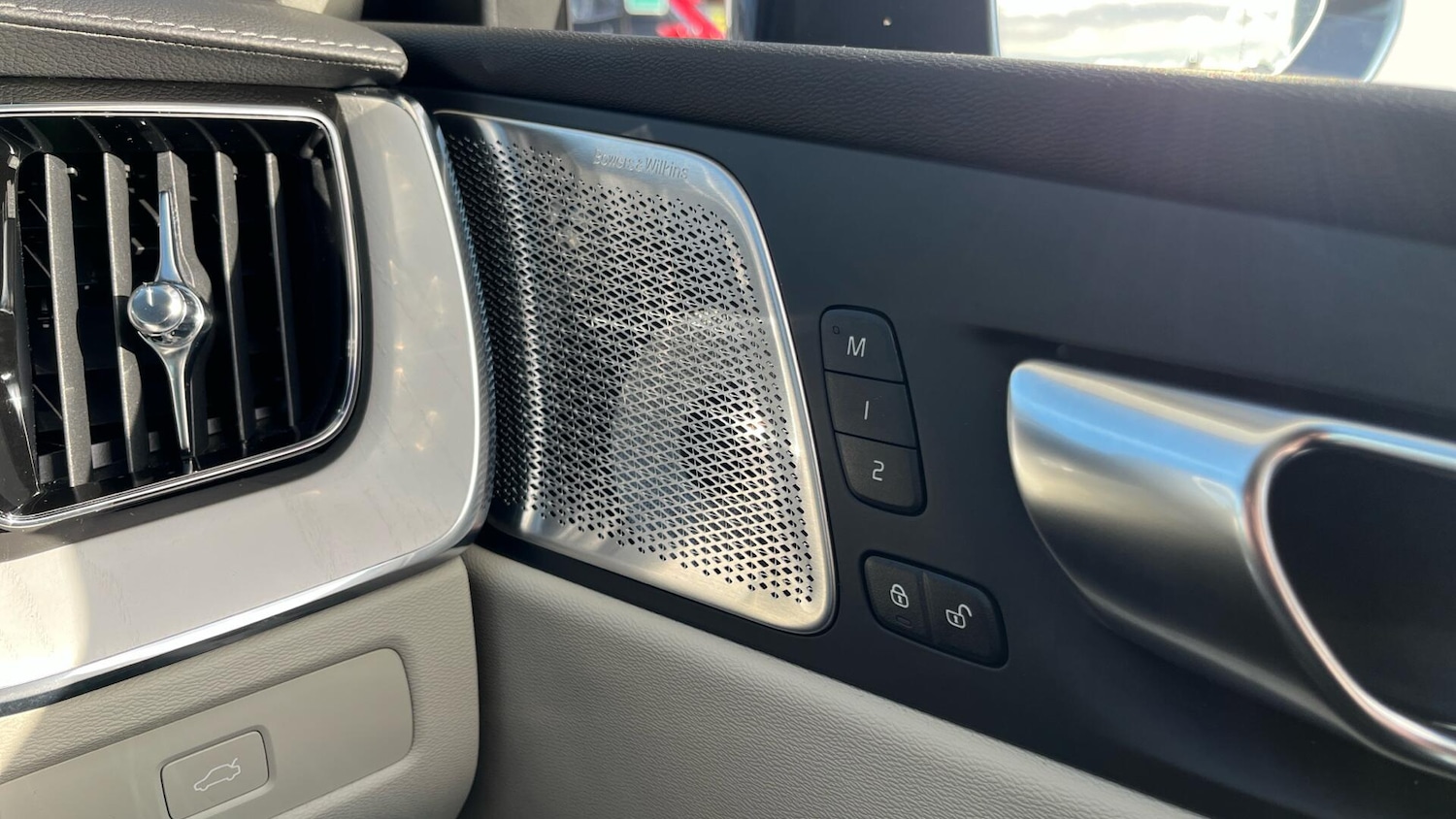 Used Volvo XC60 2025 for sale - 77940018: Photo 37