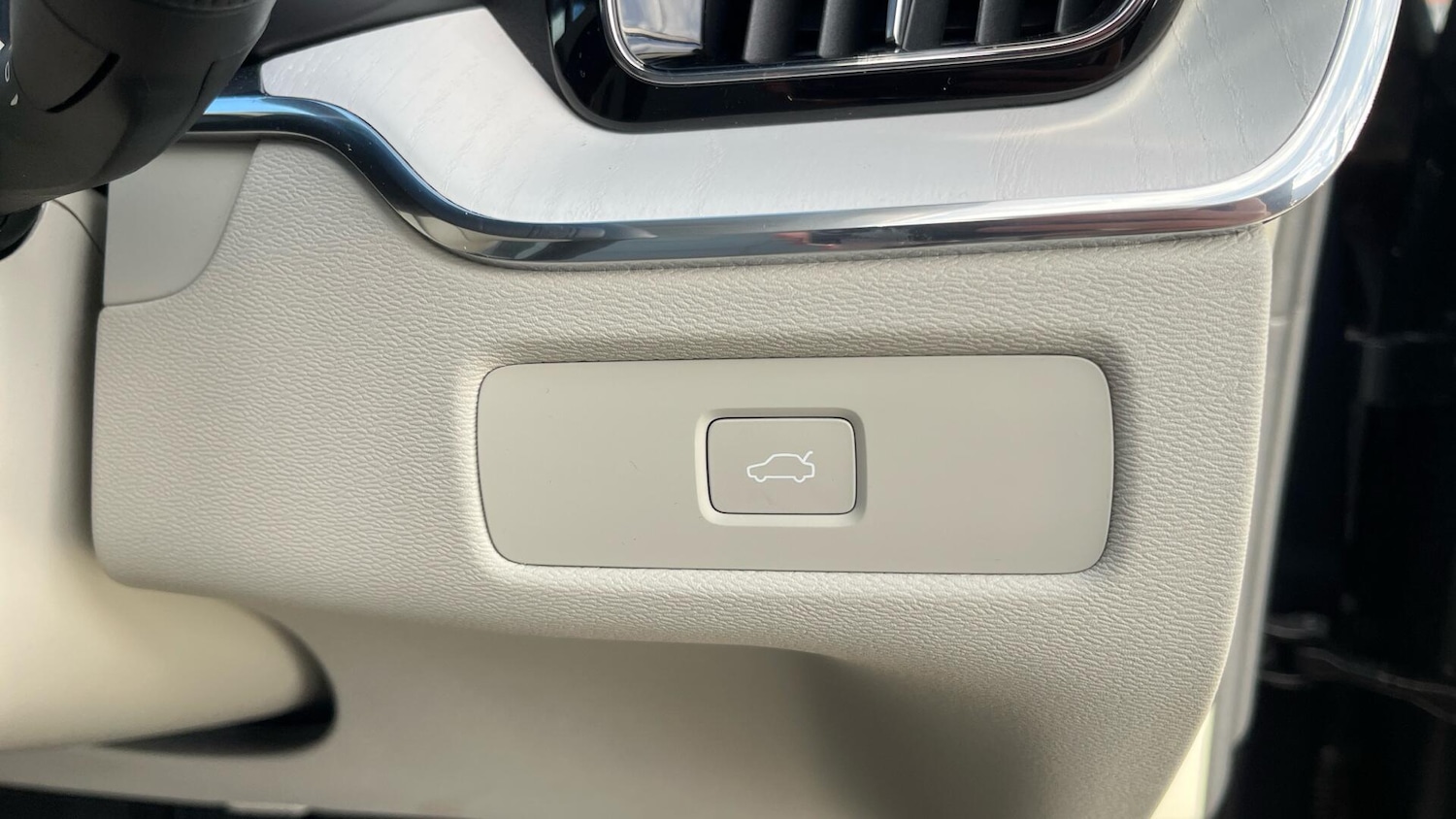 Used Volvo XC60 2025 for sale - 77940018: Photo 38