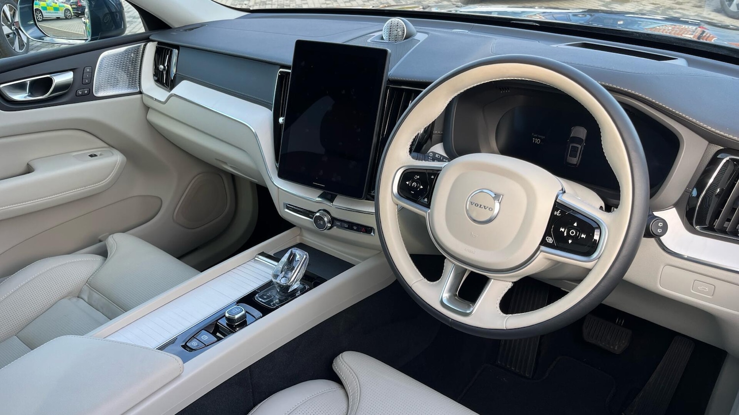 Used Volvo XC60 2025 for sale - 77940018: Photo 4