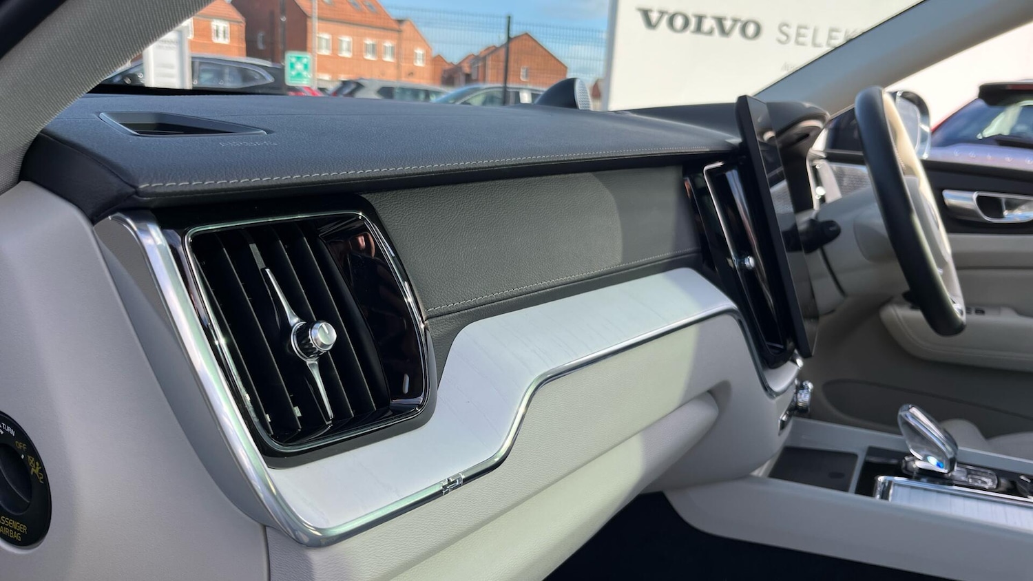 Used Volvo XC60 2025 for sale - 77940018: Photo 46