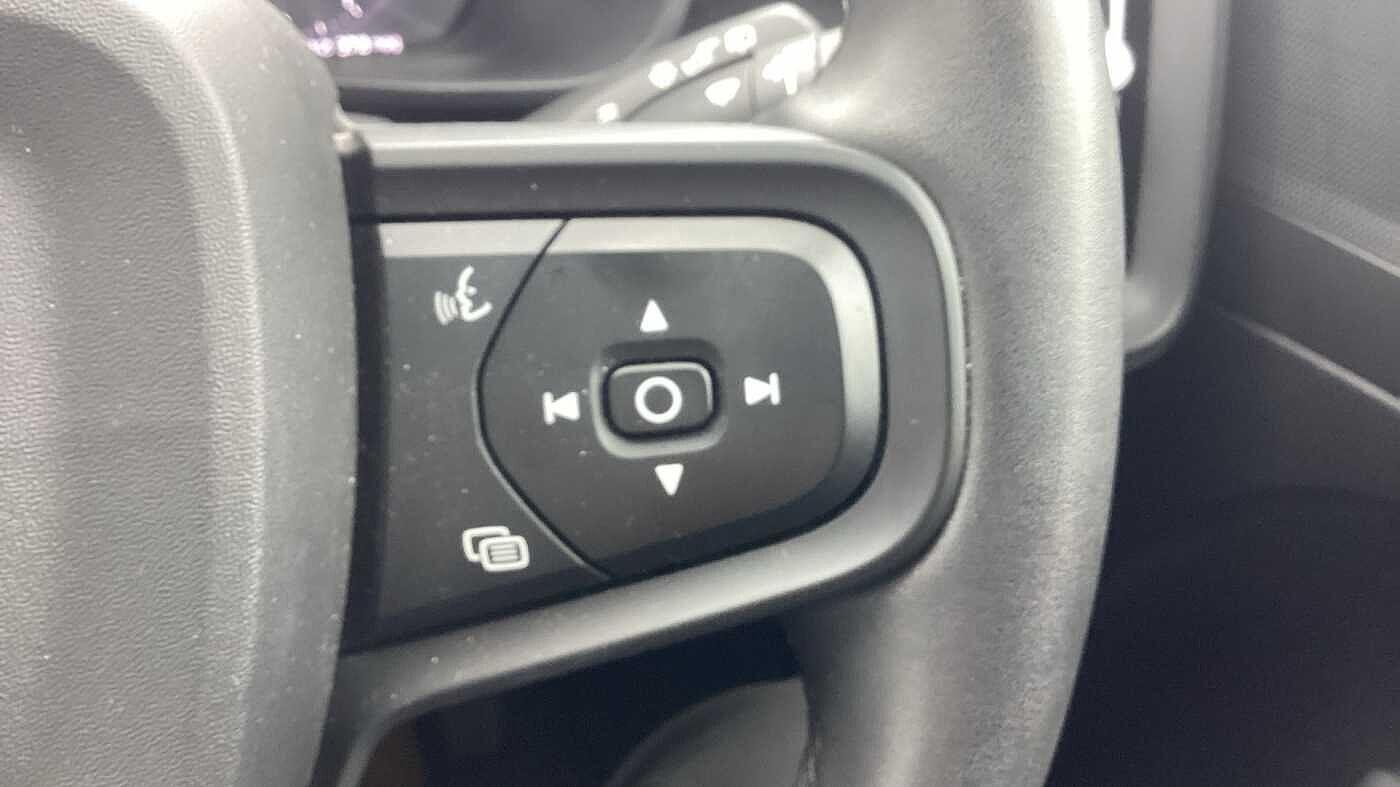 Used Volvo XC40 for sale - 76727846: Photo 24