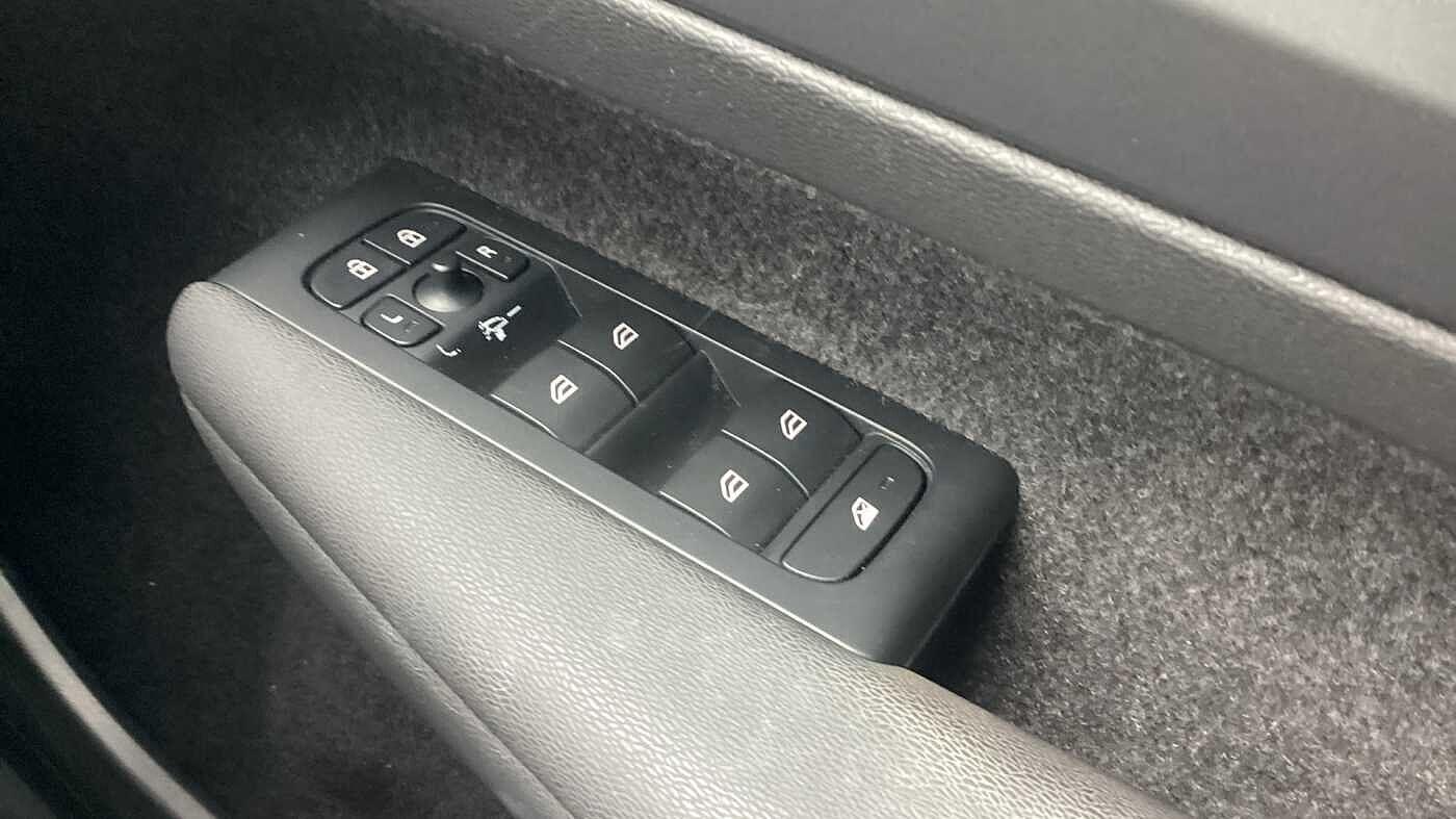 Used Volvo XC40 for sale - 76727846: Photo 26