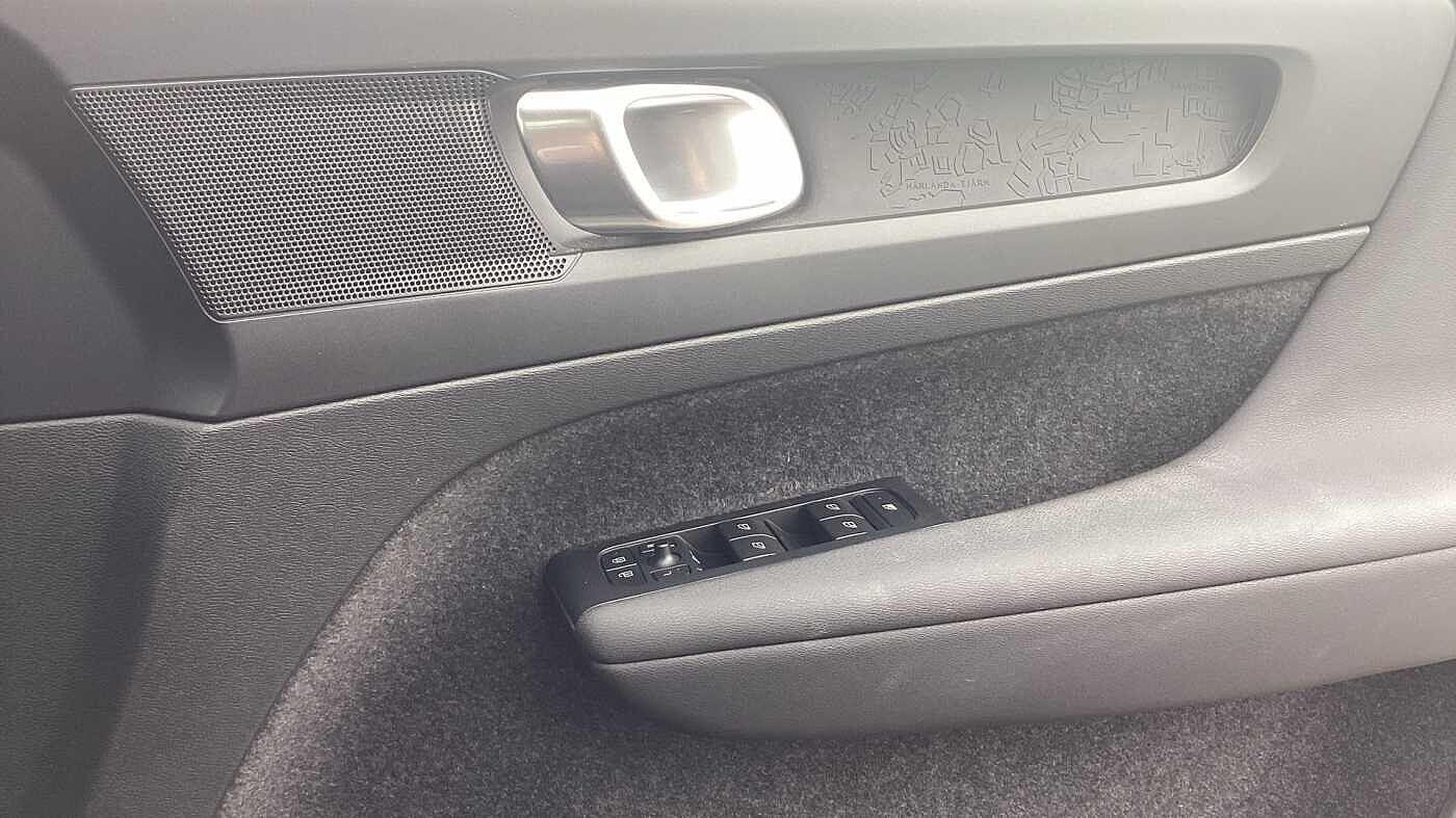 Used Volvo XC40 for sale - 76727846: Photo 31