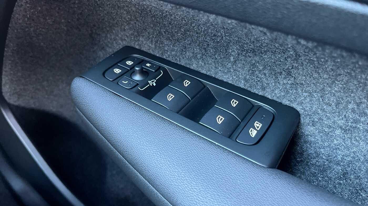 Used Volvo XC40 for sale - 77883410: Photo 21