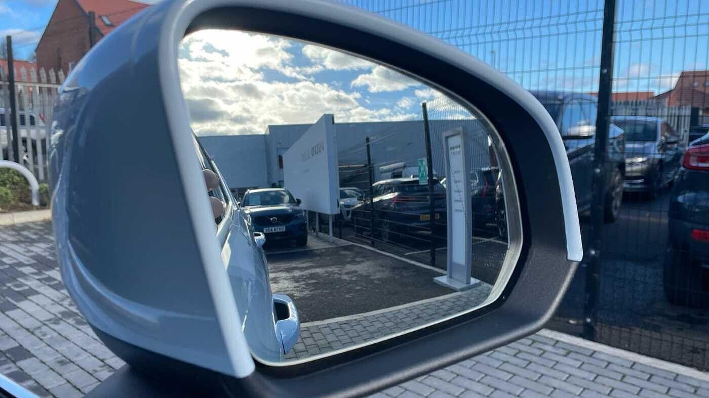 Used Volvo XC40 2024 for sale - 76240128: Photo 35