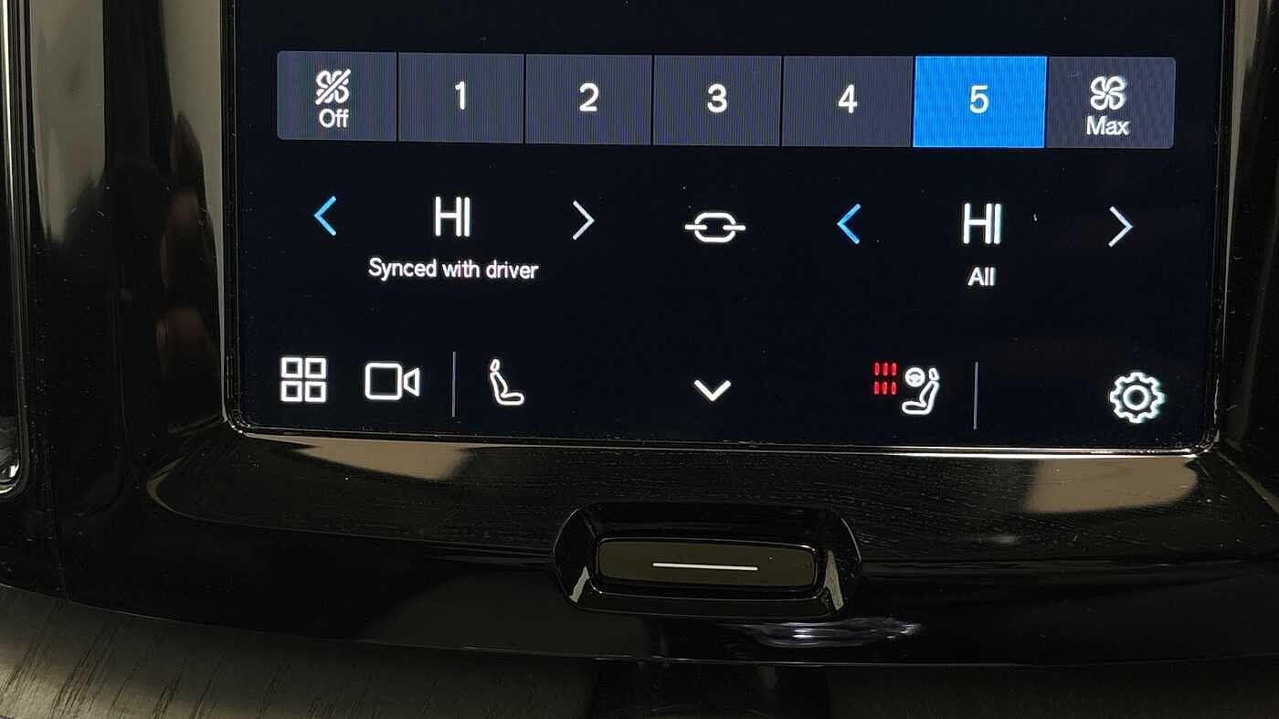 Used Volvo XC60 2025 for sale - 76728924: Photo 40