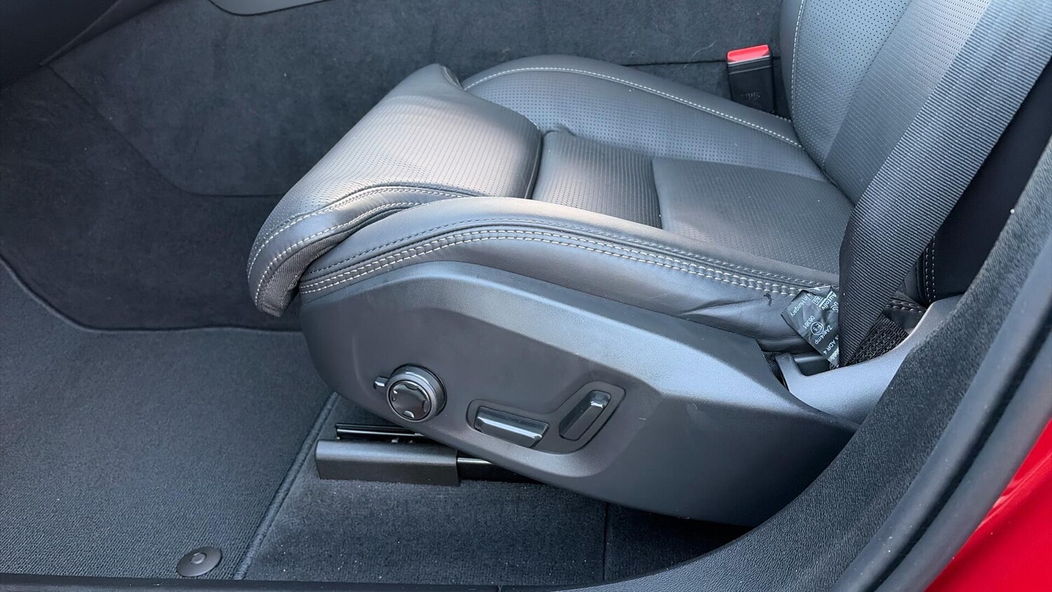 Used Volvo XC60 2025 for sale - 76728924: Photo 53