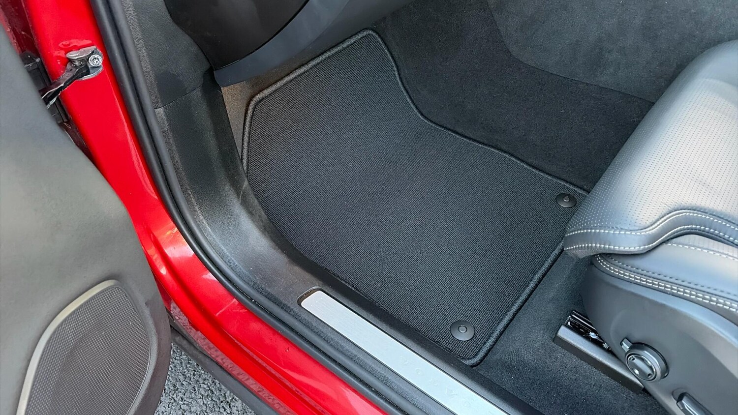 Used Volvo XC60 2025 for sale - 76728924: Photo 56