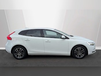 Used Volvo V40 2019 for sale - 77598277: Photo