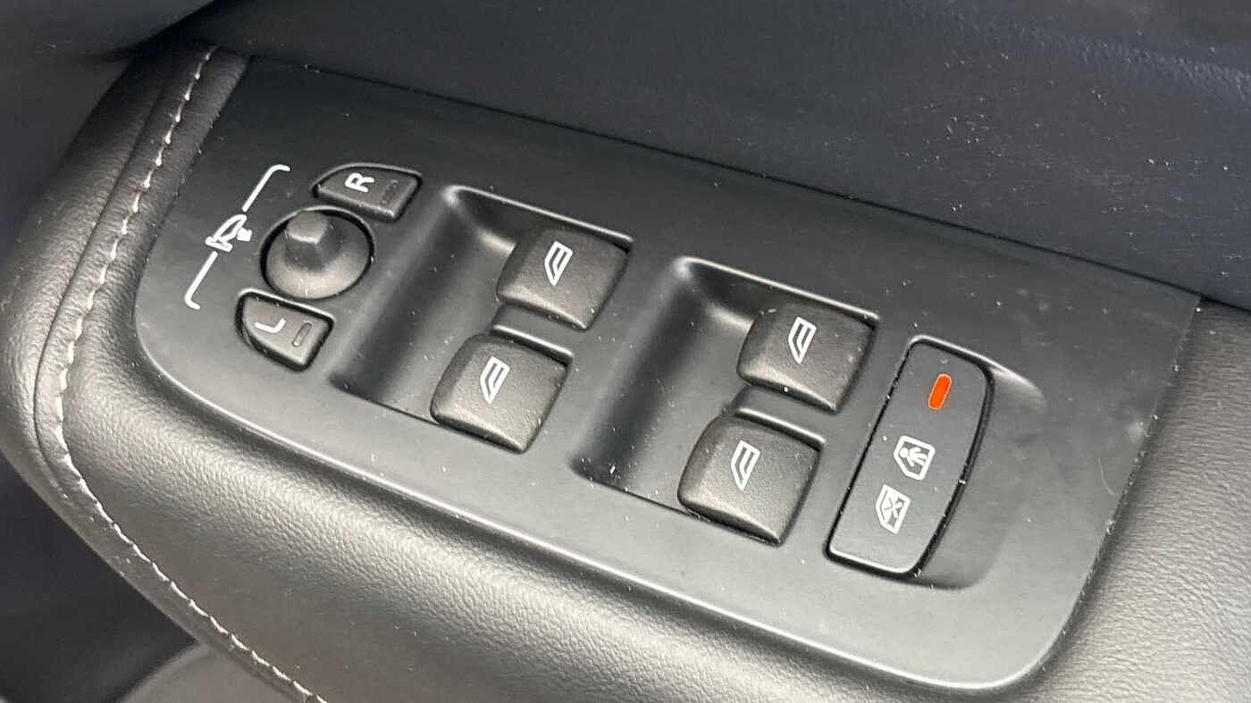 Used Volvo XC60 2025 for sale - 77854117: Photo 25