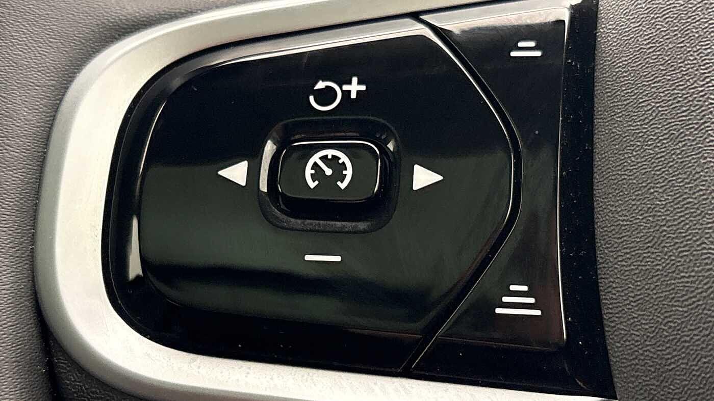 Used Volvo XC60 2025 for sale - 77854117: Photo 31