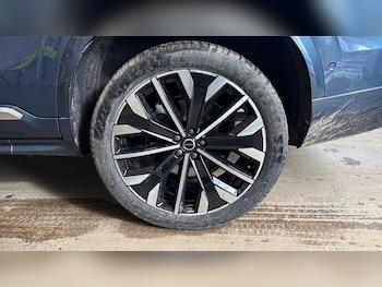 Used Volvo XC90 2025 for sale - 77854143: Photo