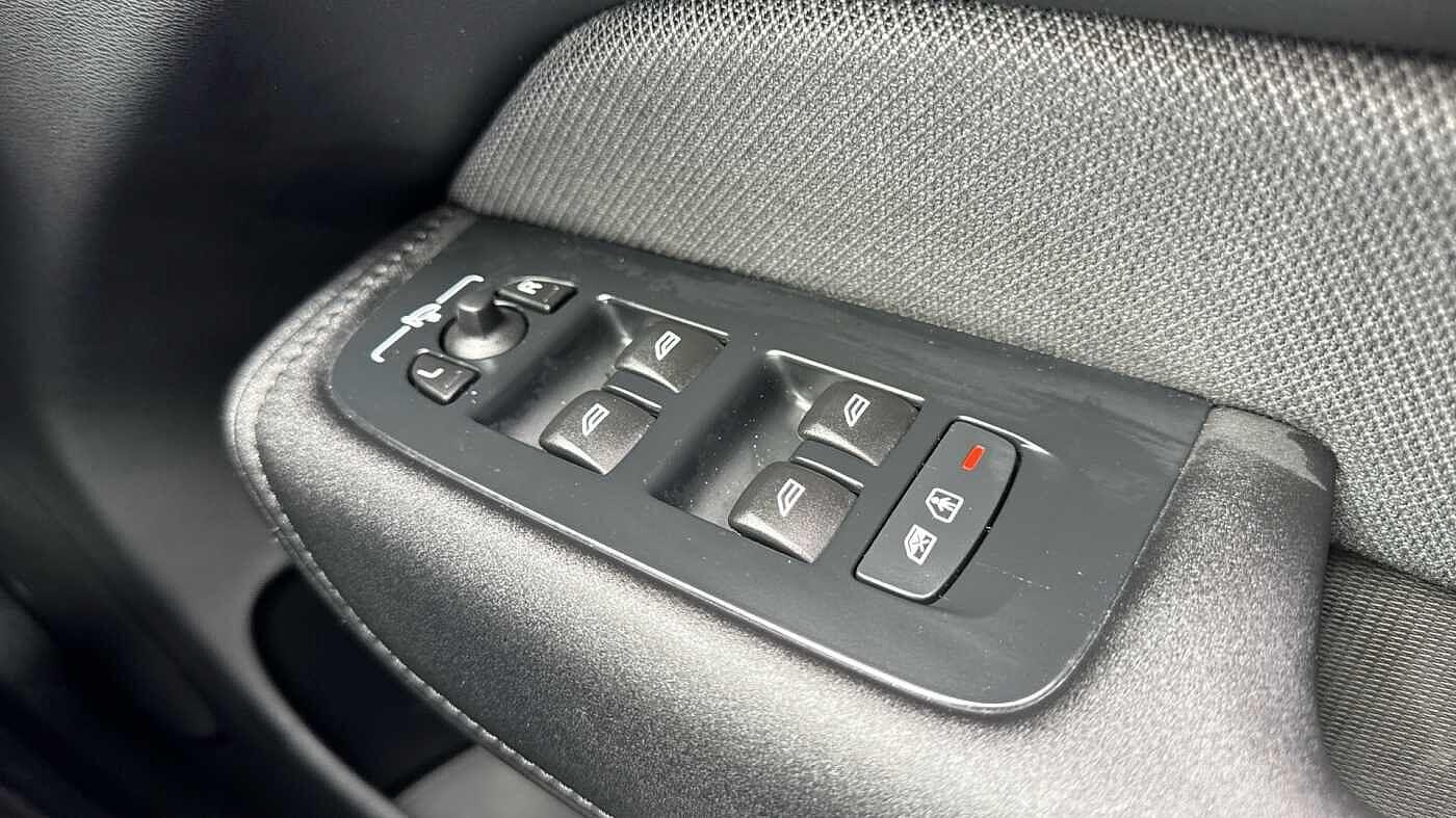 Used Volvo XC60 2025 for sale - 78099845: Photo 26