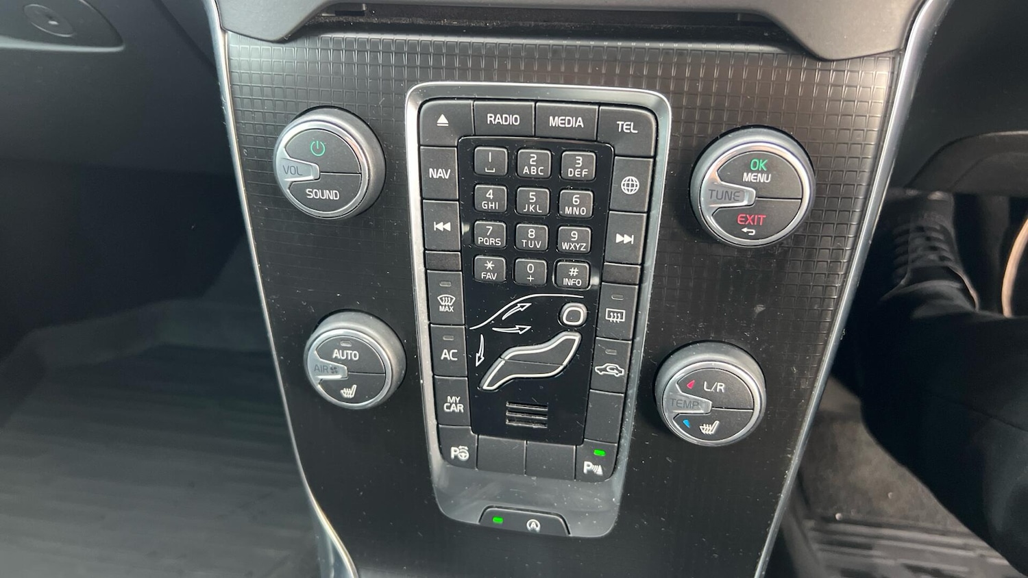 Used Volvo V40 2017 for sale - 76562179: Photo 17