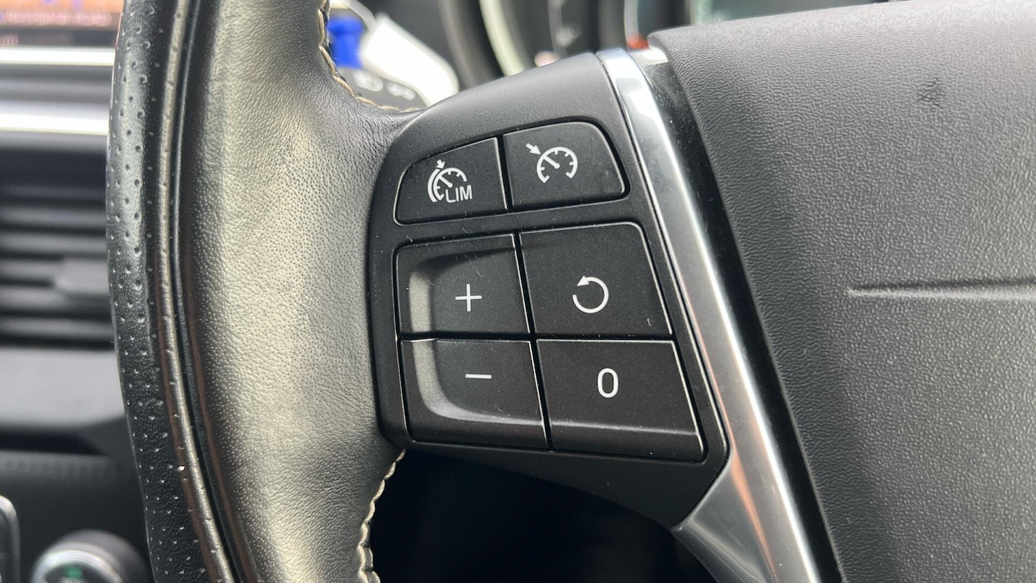 Used Volvo V40 2017 for sale - 76562179: Photo 22