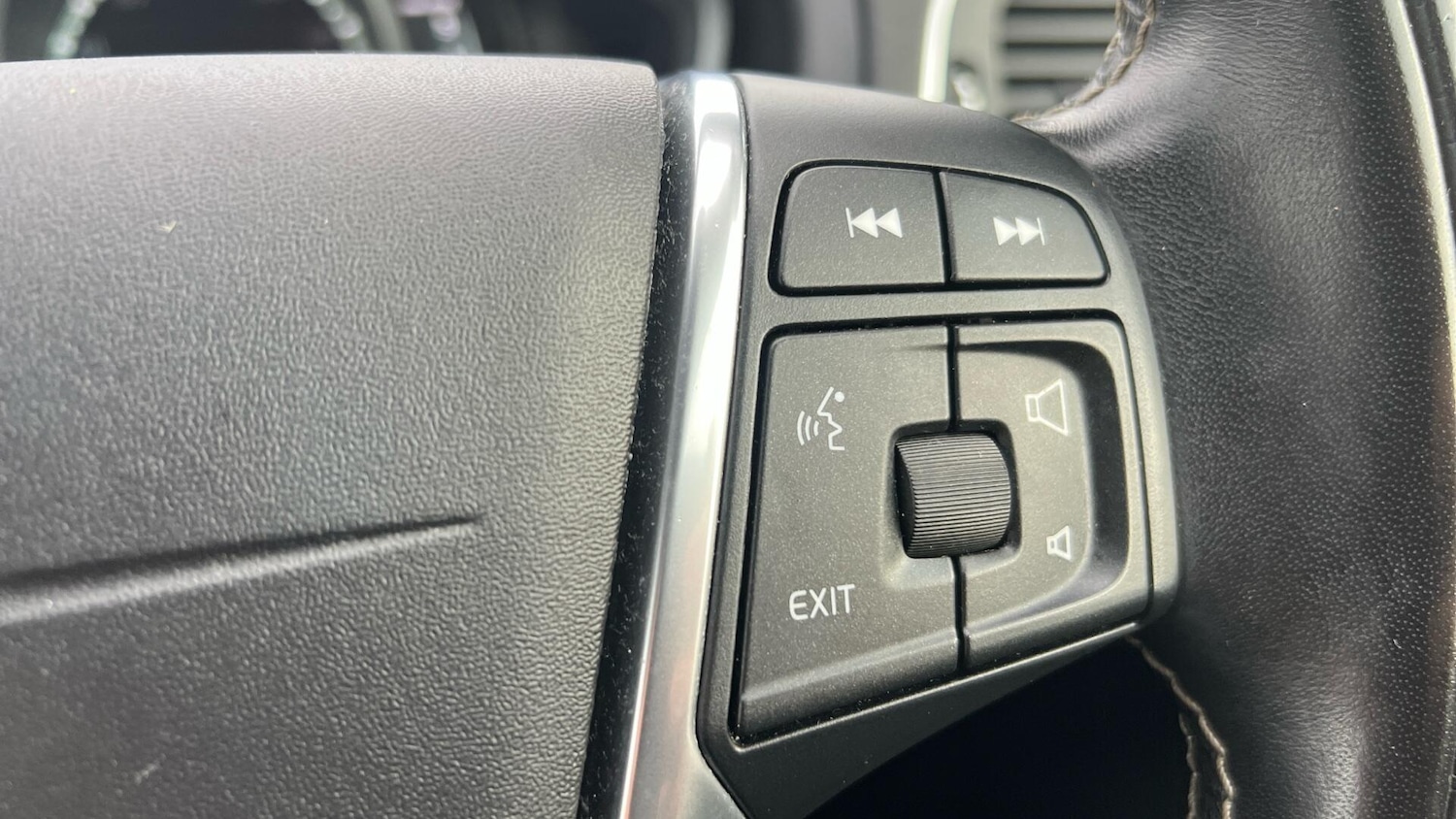 Used Volvo V40 2017 for sale - 76562179: Photo 23