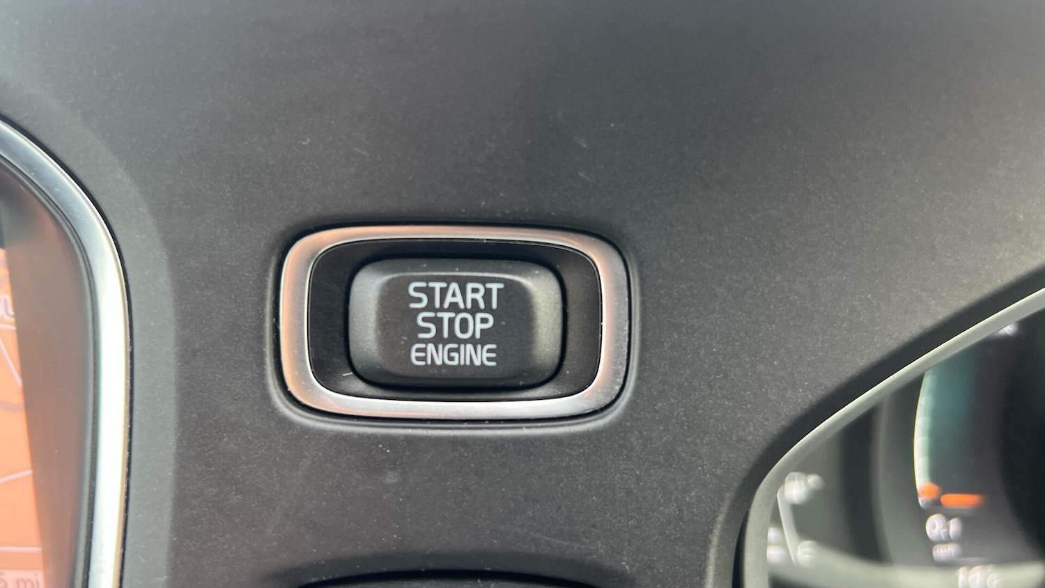 Used Volvo V40 2017 for sale - 76562179: Photo 27