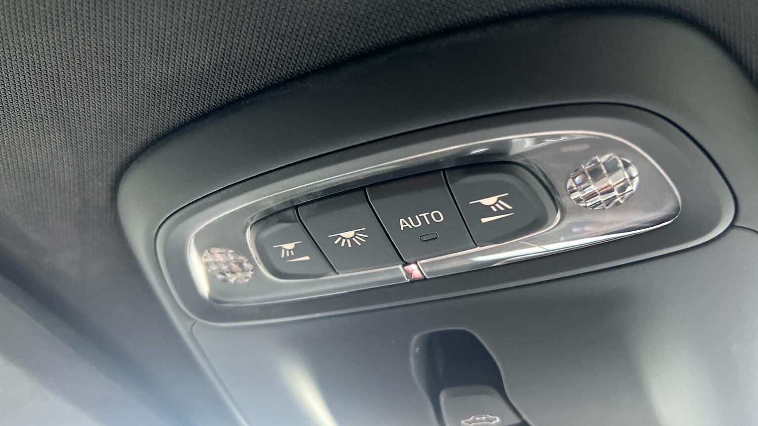 Used Volvo V40 2017 for sale - 76562179: Photo 31