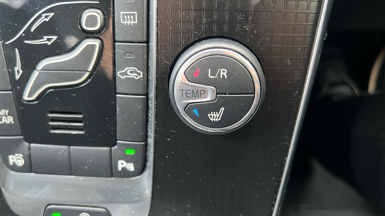 Used Volvo V40 2017 for sale - 76562179: Photo 32