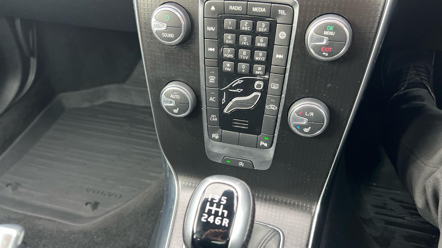 Used Volvo V40 2017 for sale - 76562179: Photo 47