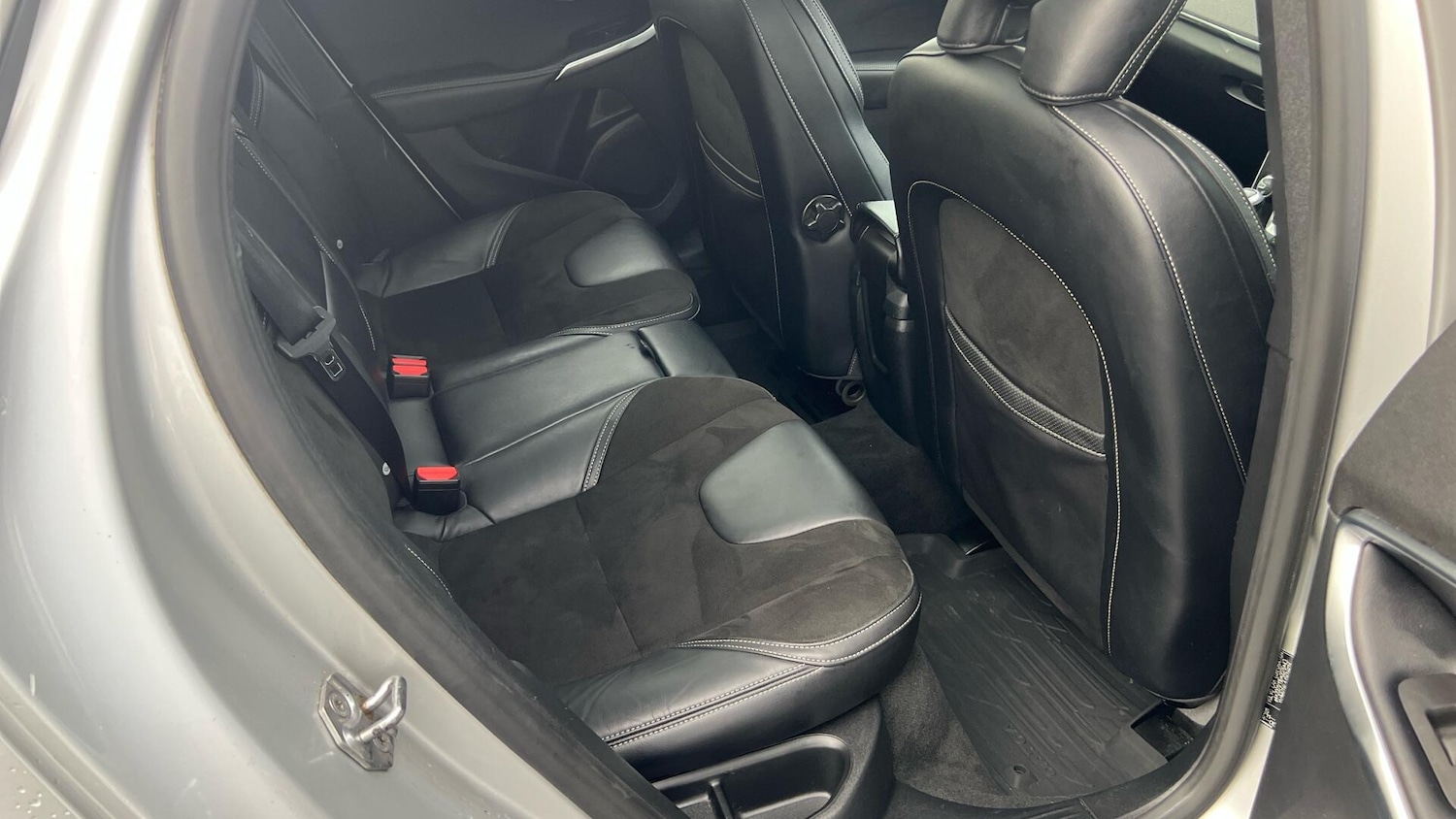 Used Volvo V40 2017 for sale - 76562179: Photo 57