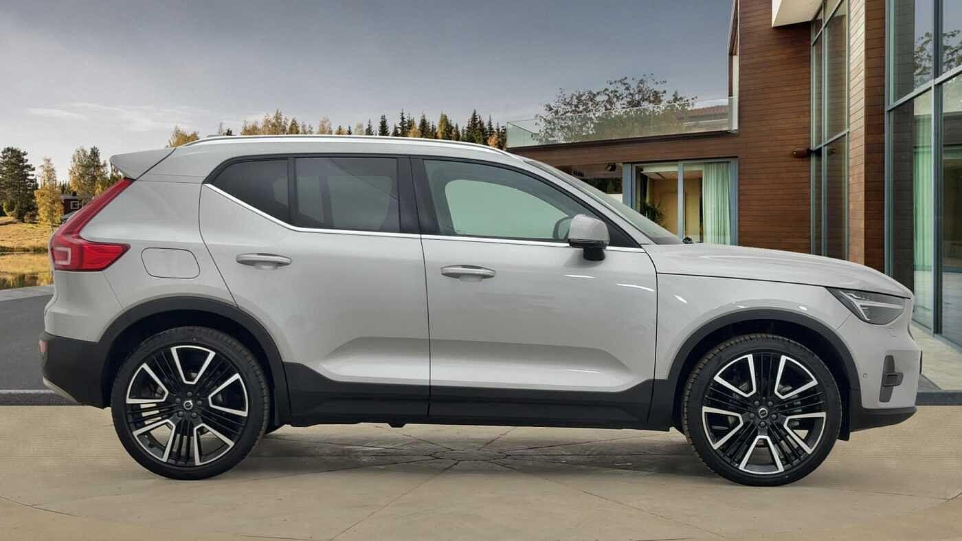Used Volvo XC40 2025 for sale - 76408520: Photo 2