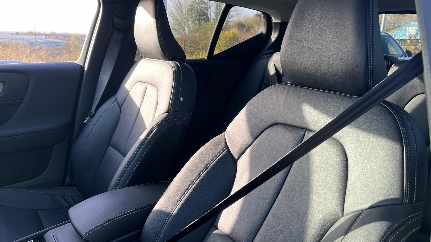 Used Volvo XC40 2025 for sale - 76408520: Photo 42