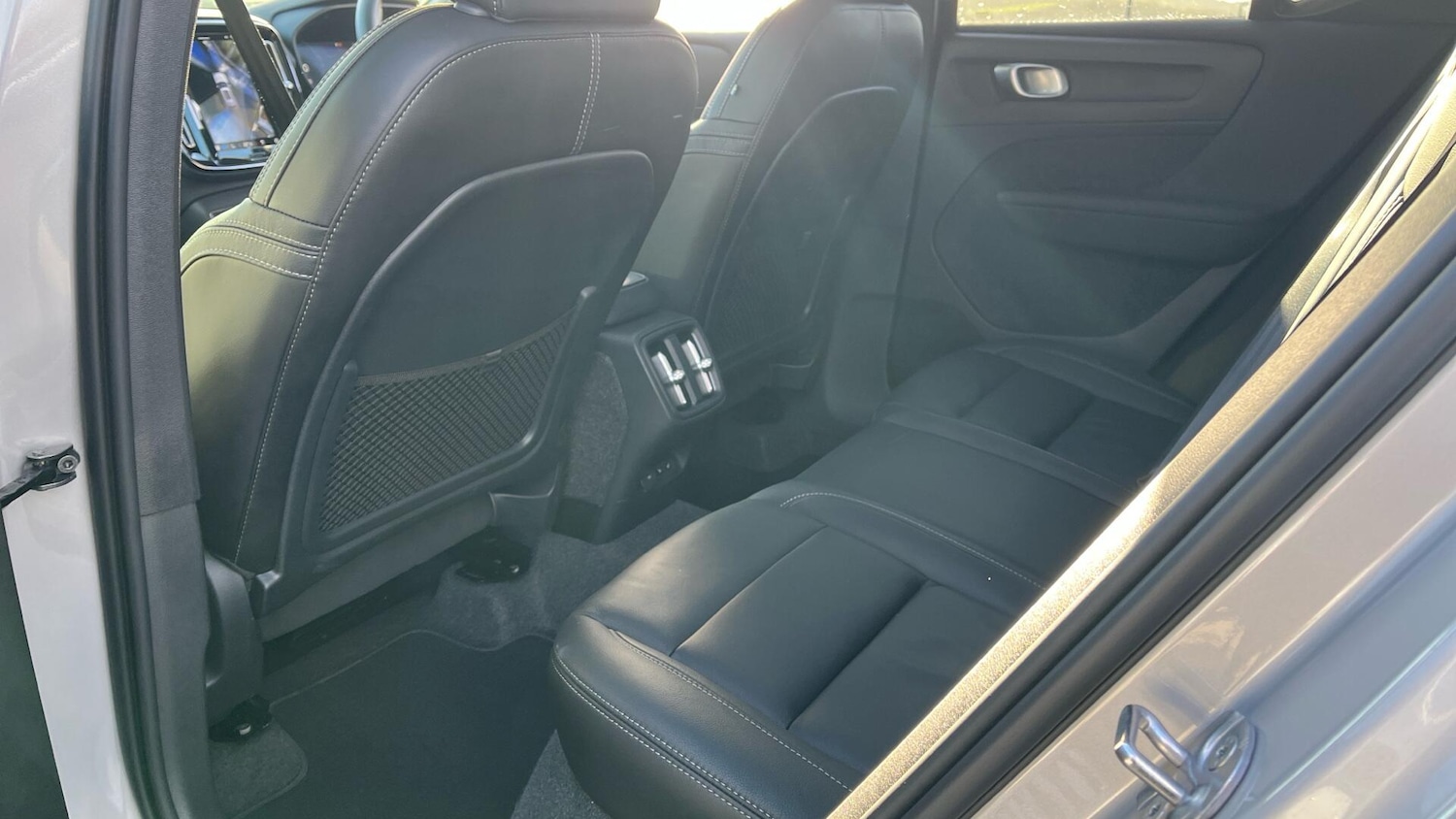 Used Volvo XC40 2025 for sale - 76408520: Photo 45