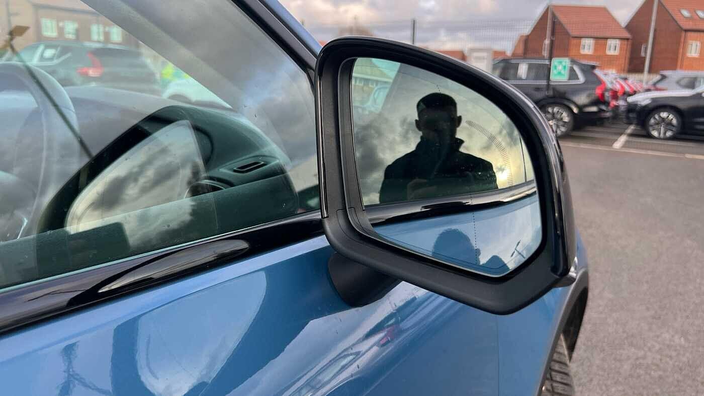 Used Volvo XC40 2025 for sale - 77523504: Photo 44