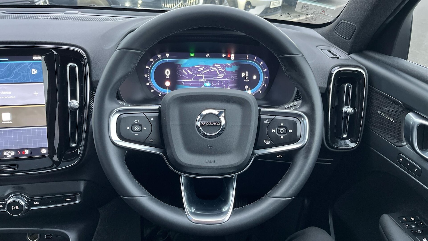 Used Volvo XC40 2023 for sale - 76886086: Photo 10