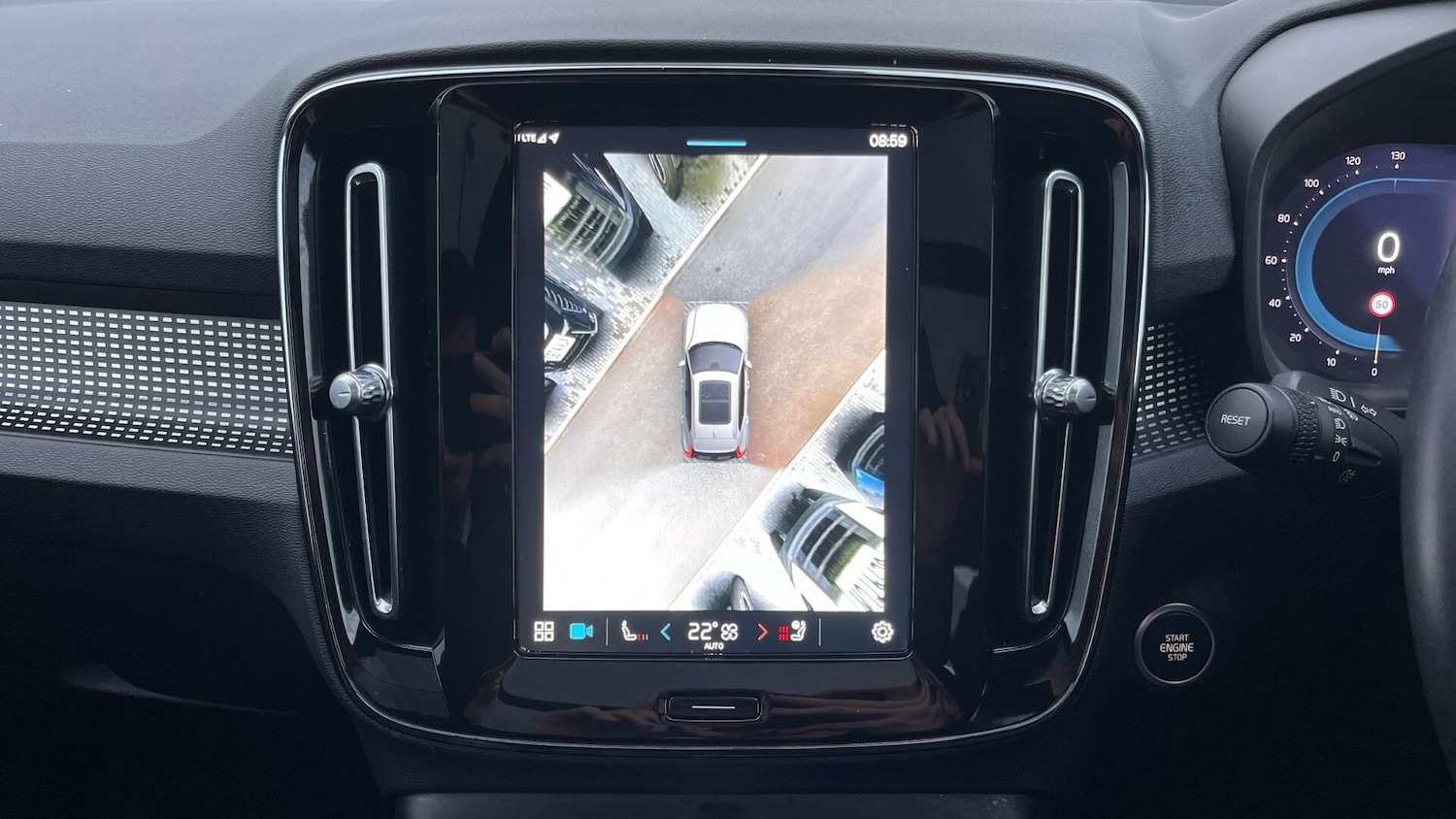 Used Volvo XC40 2023 for sale - 76886086: Photo 17