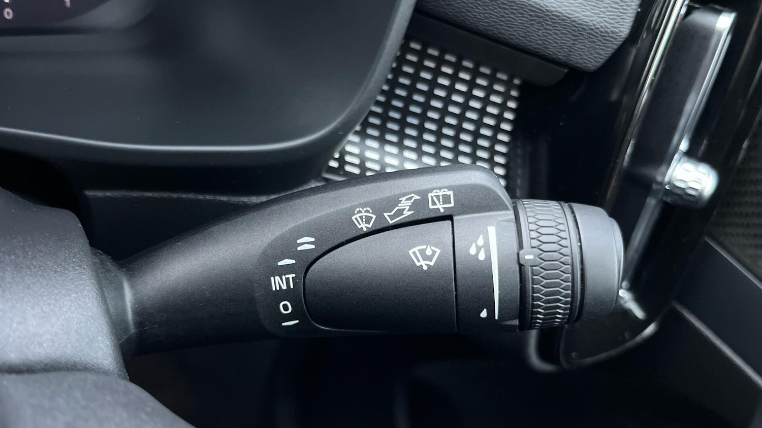 Used Volvo XC40 2023 for sale - 76886086: Photo 21