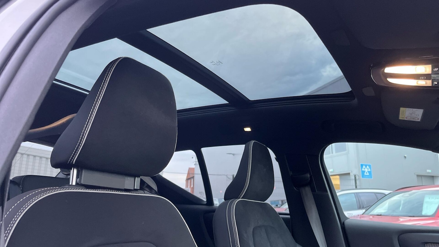 Used Volvo XC40 2023 for sale - 76886086: Photo 29