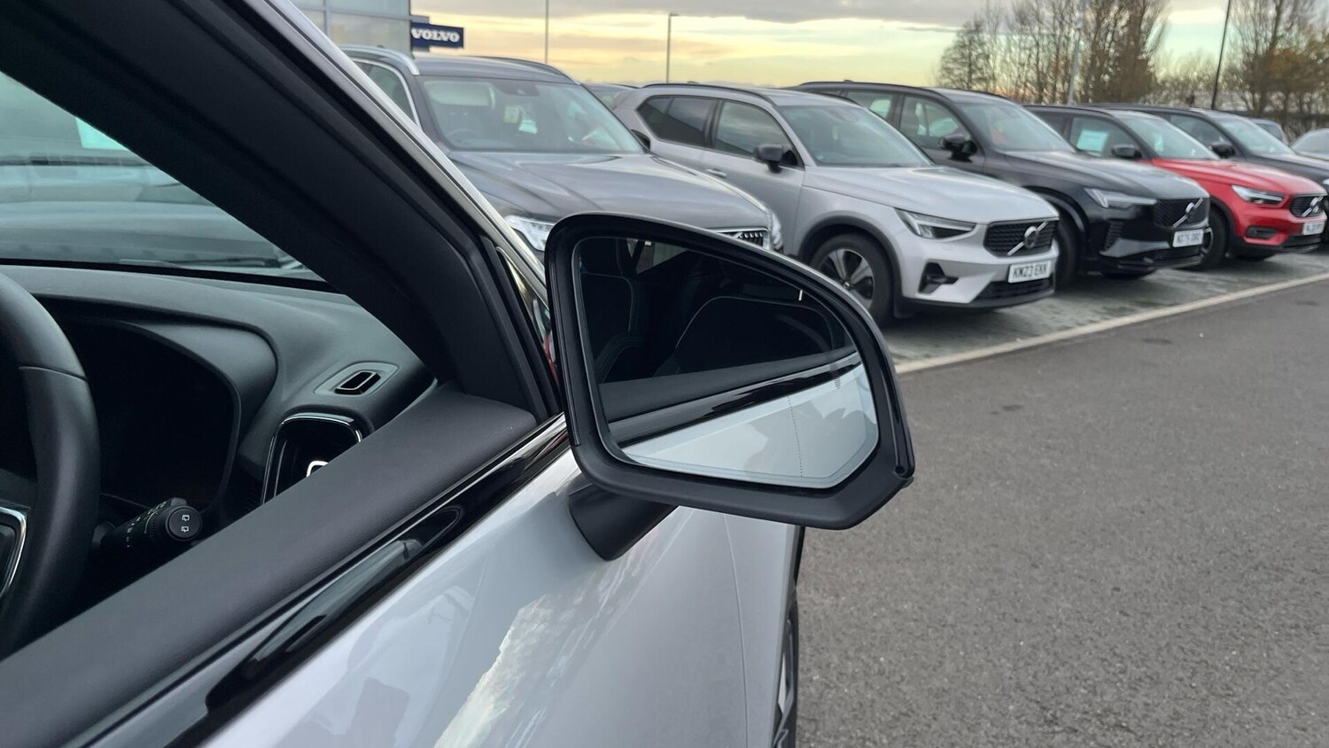 Used Volvo XC40 2023 for sale - 76886086: Photo 30