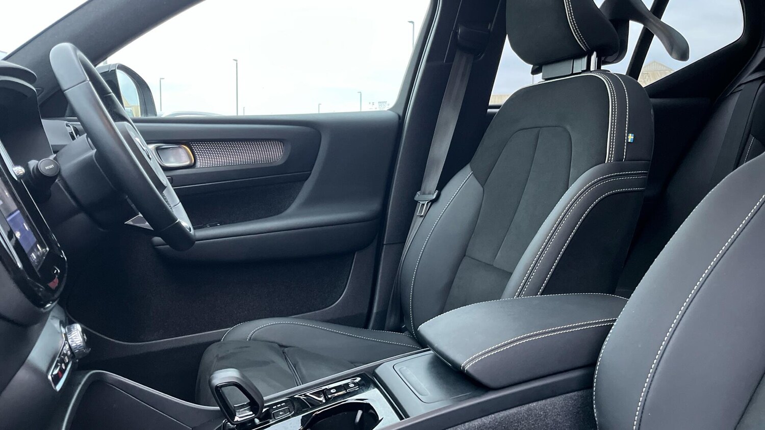 Used Volvo XC40 2023 for sale - 76886086: Photo 48