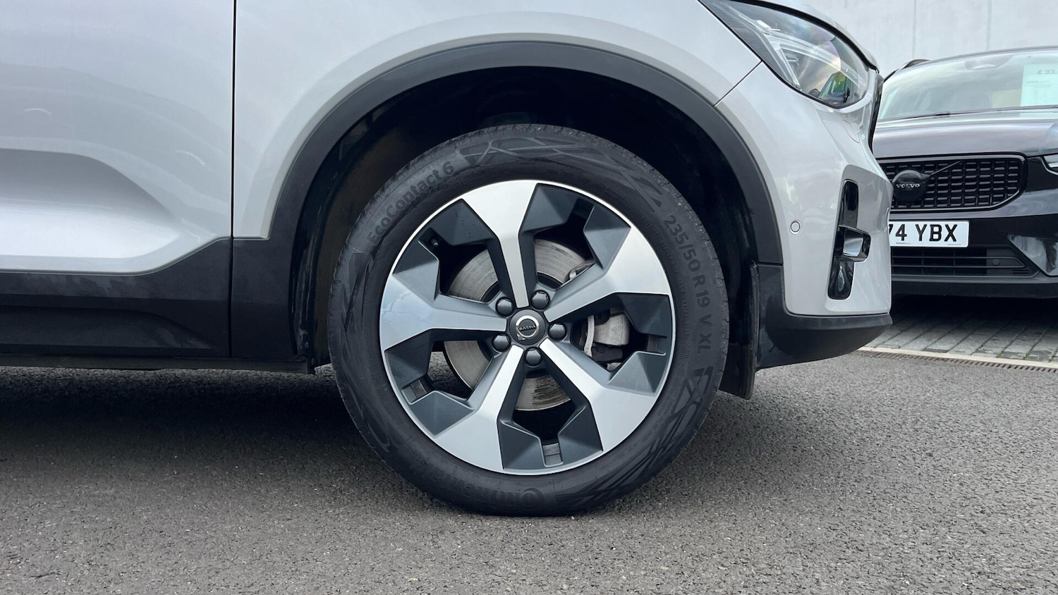 Used Volvo XC40 2023 for sale - 76886086: Photo 9