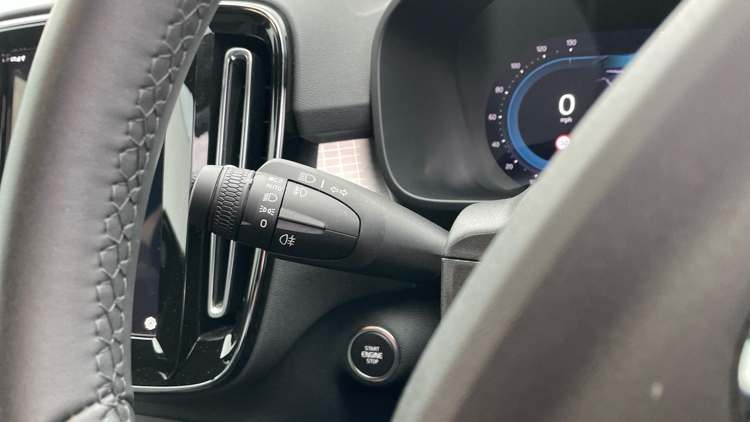 Used Volvo XC40 2023 for sale - 76348938: Photo 19