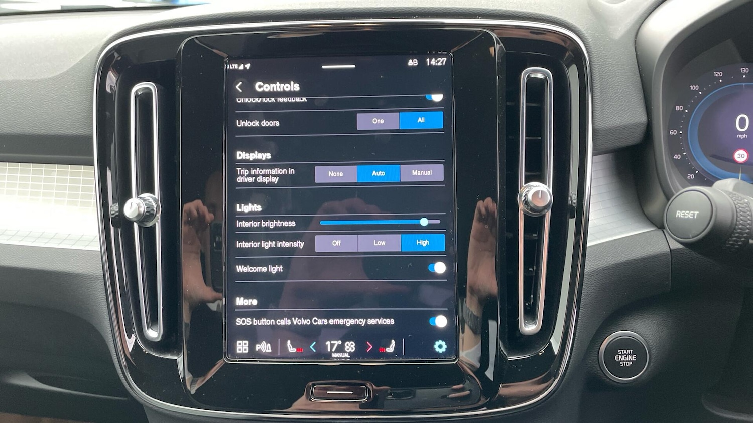 Used Volvo XC40 2023 for sale - 76348938: Photo 34