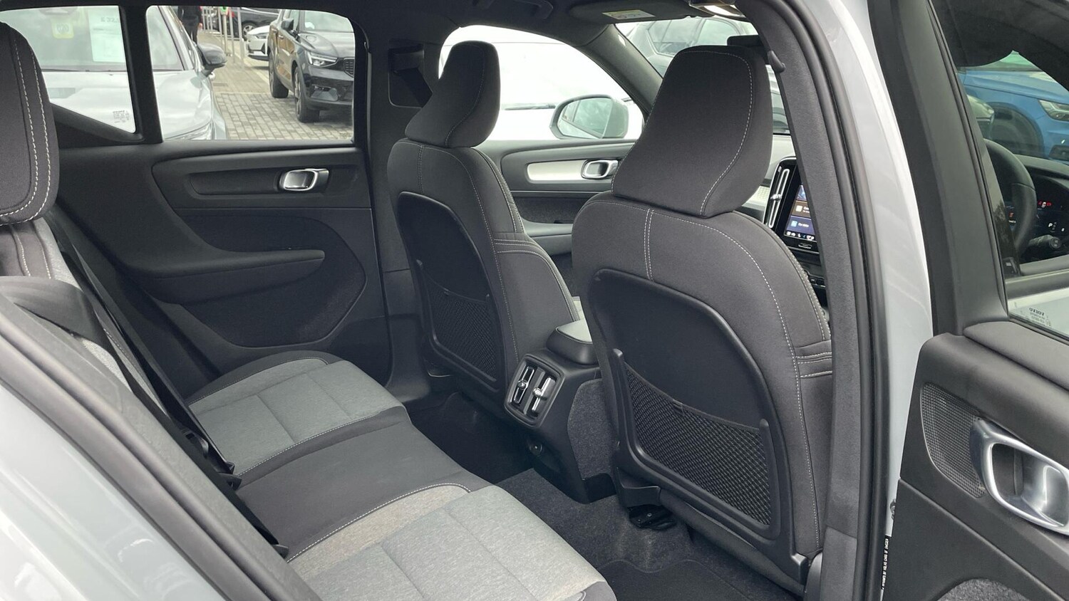 Used Volvo XC40 2023 for sale - 76348938: Photo 6